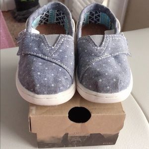 Toddler girl shoes toms like new size 7